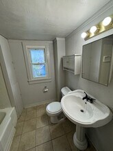 1018 Archer Ave, Unit 1/2 in Fort Wayne, IN - Building Photo - Building Photo