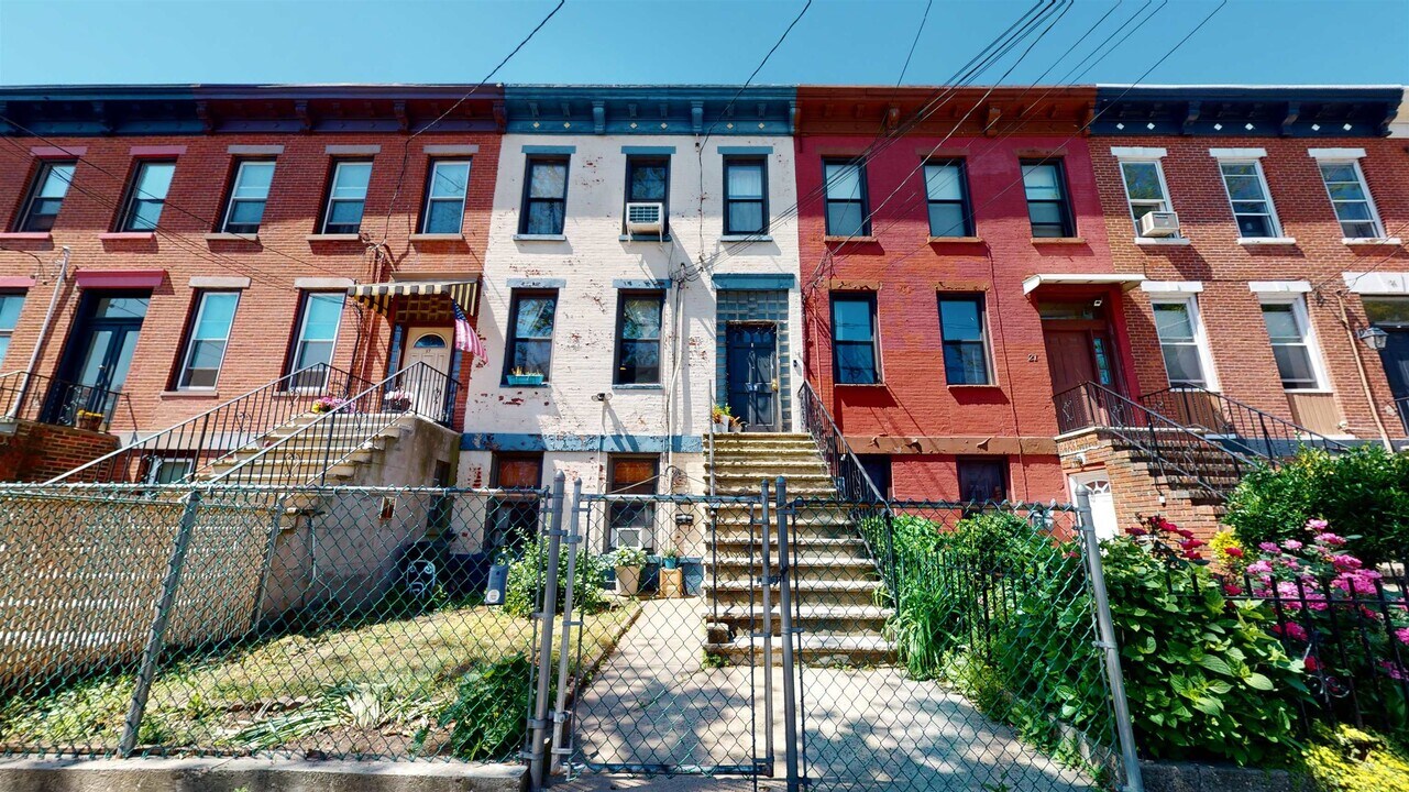 19 Henry St in Jersey City, NJ - Foto de edificio