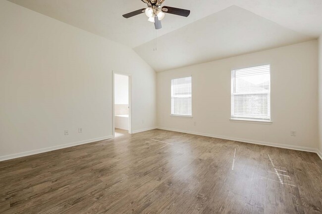 property at 922 Doubletree Glen Dr