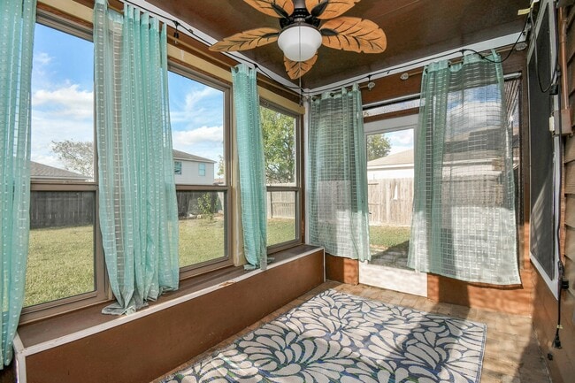 property at 1118 Desert Palms Ln