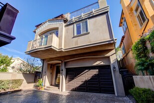 612 N Juanita Ave in Redondo Beach, CA - Building Photo