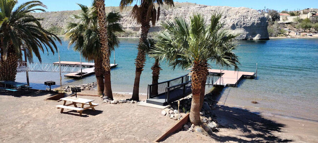 455 Moser Ave in Bullhead City, AZ - Foto de edificio - Building Photo