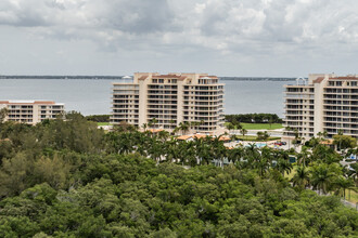 GRAND BAY I in Longboat Key, FL - Foto de edificio - Building Photo