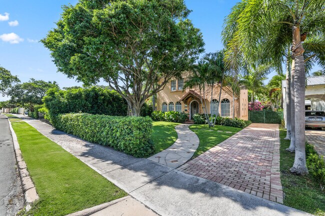 property at 325 Greymon Dr