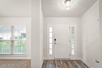 7271 Gateway Ct in Jacksonville, FL - Building Photo - Building Photo