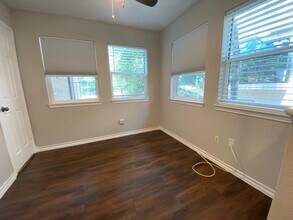 1404 Norwalk Ln in Austin, TX - Building Photo - Building Photo