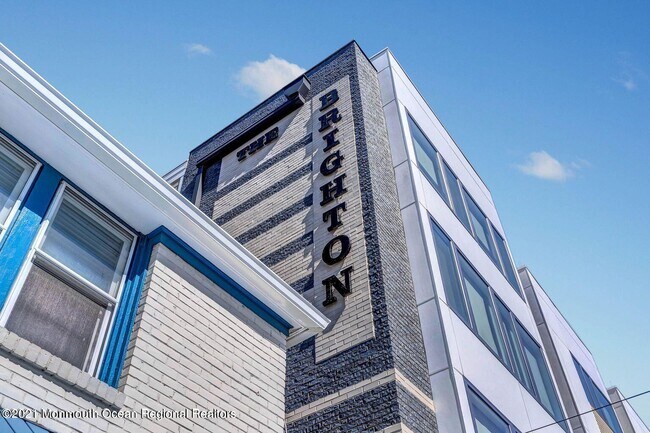 131 Brighton Ave in Long Branch, NJ - Foto de edificio - Building Photo