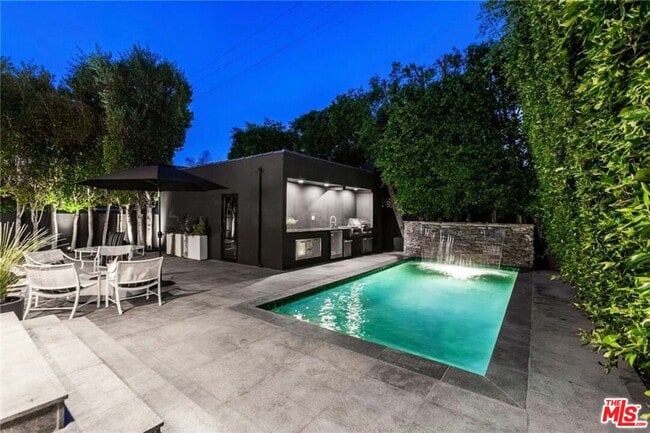 903 N Crescent Heights Blvd in Los Angeles, CA - Building Photo - Building Photo