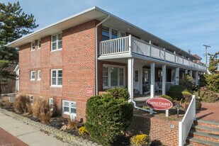 251-255 W Broadway in Long Beach, NY - Building Photo