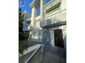 6522 Nelson Ave in Burnaby, BC - Building Photo