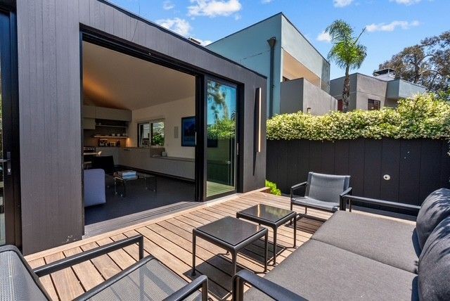 property at 1527 Cabrillo Ave