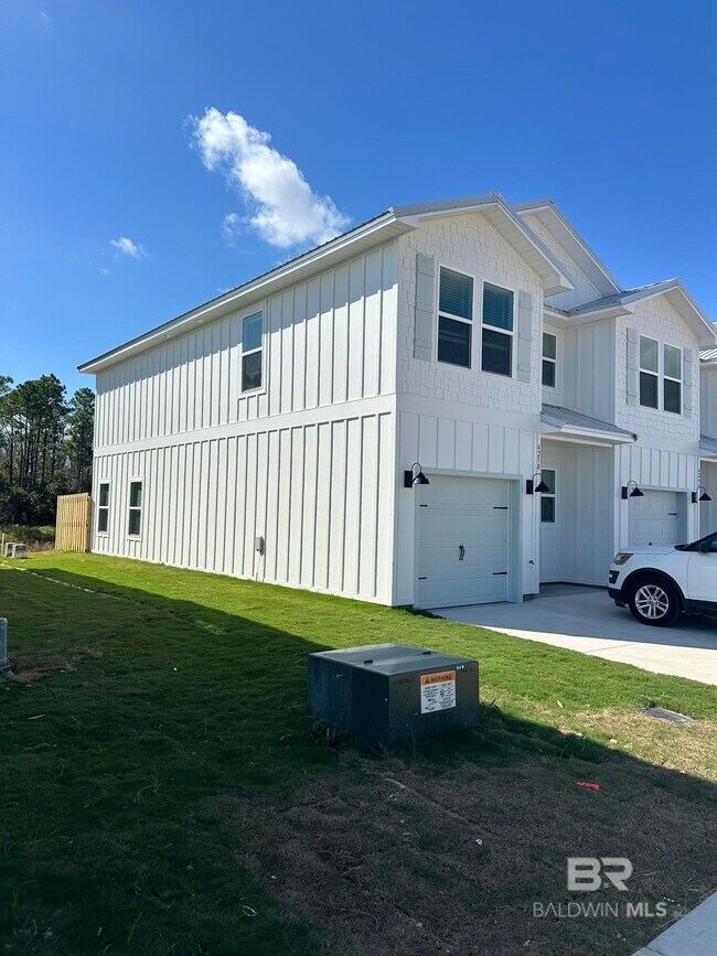 4250 Lost Bay Dr in Orange Beach, AL - Building Photo - Building Photo