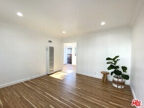 2948 Exposition Blvd-Unit -5 in Santa Monica, CA - Foto de edificio - Building Photo