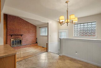 2754 Northampton Dr in Troy, MI - Building Photo - Building Photo