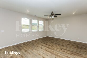 5013 Dunsford Dr in Denver, NC - Building Photo - Building Photo