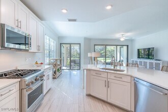 16352 Viansa Wy in Naples, FL - Building Photo - Building Photo