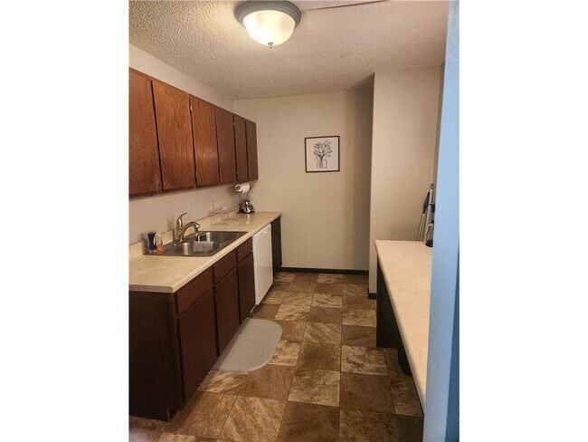 812 Hills Ave in Jackson, MN - Foto de edificio - Building Photo