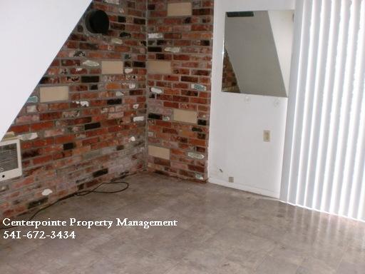 property at 723.5 W Ballf St