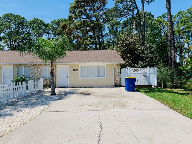 2710 Fern Palm Dr, Unit 2708 in Edgewater, FL - Building Photo - Building Photo