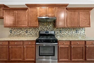 548 Myrtle Trace Ln in Suwanee, GA - Building Photo - Building Photo
