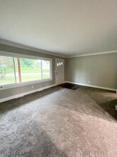 6078 E V Ave in Vicksburg, MI - Building Photo - Building Photo
