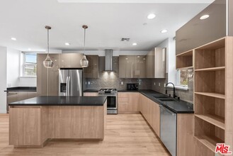 6066 Pickford St in Los Angeles, CA - Building Photo - Building Photo