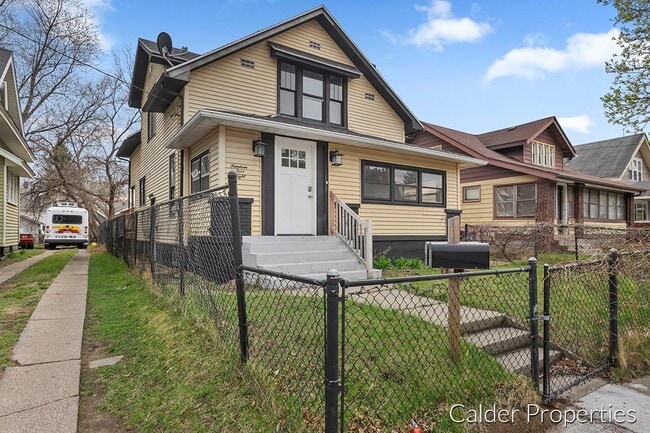 1948 Collins Ave SE in Grand Rapids, MI - Building Photo - Building Photo