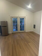 13185 Don Julian Rd, Unit #3 Studio in La Puente, CA - Foto de edificio - Building Photo