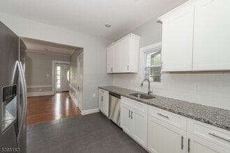5 Montrose St in South Orange, NJ - Building Photo - Building Photo
