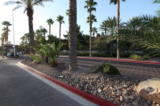 Sedona On The Boulevard in Las Vegas, NV - Foto de edificio - Building Photo