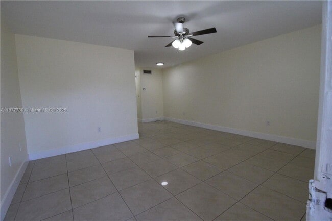 301 NW 177th St in Miami, FL - Building Photo - Building Photo