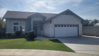 3111 Stoney Peak Ln in Bakersfield, CA - Building Photo
