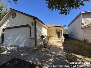 9210 Silver Vista in San Antonio, TX - Building Photo - Building Photo