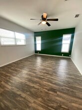 580 73rd Ave N in St. Petersburg, FL - Building Photo - Building Photo