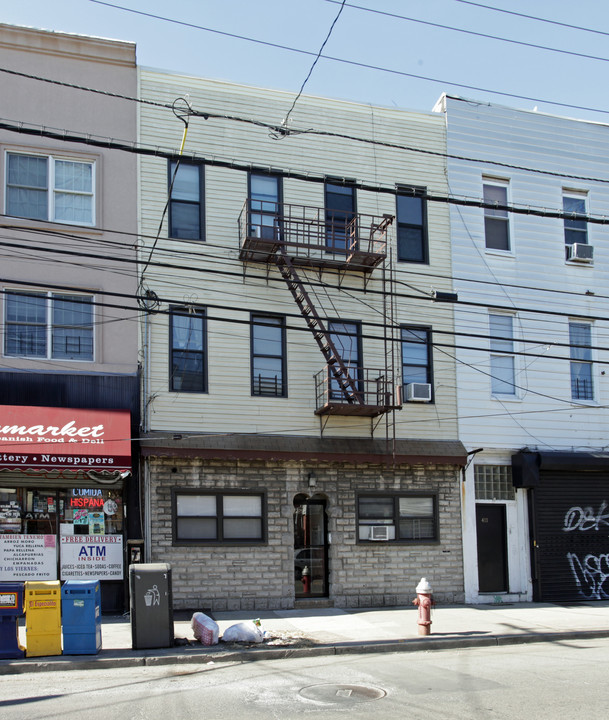 409 Palisade Ave in Jersey City, NJ - Building Photo