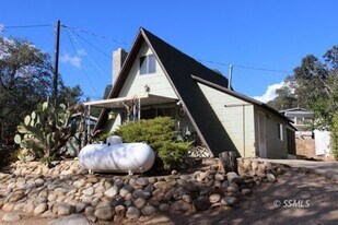 38 Lakeview Terrace in Wofford Heights, CA - Building Photo