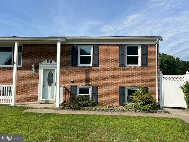 property at 1085 Woodlawn Ave