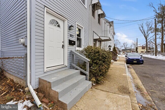 923 Ridgeway St in Gloucester City, NJ - Building Photo - Building Photo