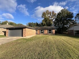8803 Orleans Dr in Baton Rouge, LA - Building Photo