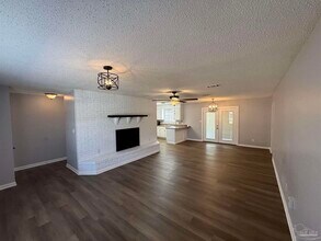 6931 Falcon Dr in Pensacola, FL - Building Photo - Building Photo