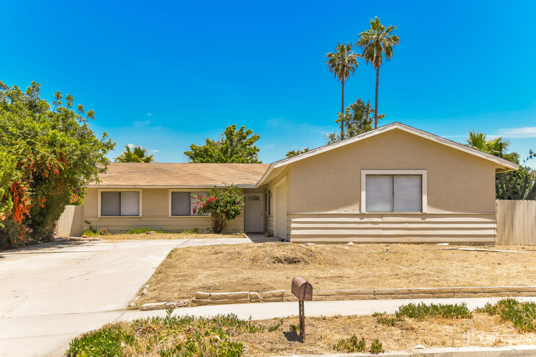 2650 Quail Knoll Way in Lake Elsinore, CA - Building Photo