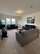 107 Waterbuck Lp in Hutto, TX - Building Photo - Building Photo