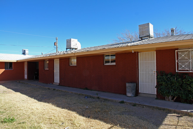 8608 Lawson in El Paso, TX - Foto de edificio - Building Photo