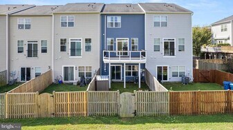 111 Rotunda Dr in Stephenson, VA - Building Photo