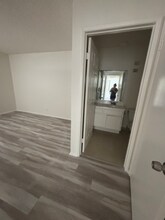 6925 Haskell Ave in Los Angeles, CA - Building Photo - Building Photo