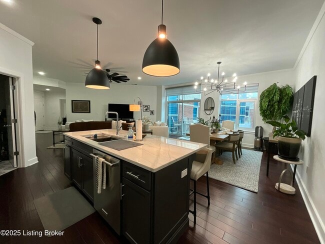 324 E Main St in Louisville, KY - Building Photo - Building Photo