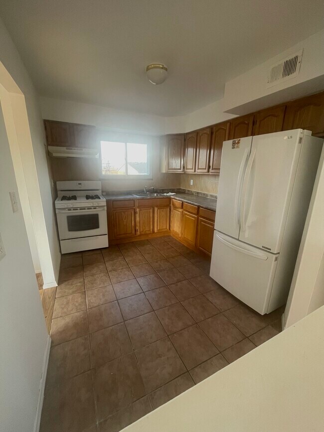 37 Cedarwood Ct in Staten Island, NY - Foto de edificio - Building Photo