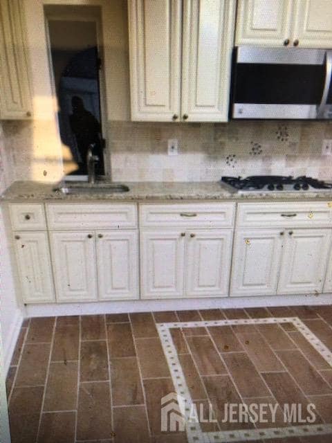 property at 116 Woodbridge Ave