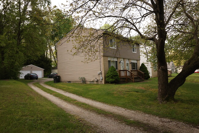 1244 Sparhawk Ave, Unit 1244 Sparhawk Ave in Akron, OH - Building Photo - Building Photo