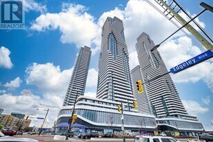 8 Interchange Wy in Vaughan, ON - Building Photo